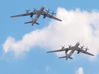 [ẢNH] Gấu già Tu-95 Nga dù 66 tuổi vẫn làm Mỹ, Nhật, Hàn bất an mỗi khi chúng bay qua