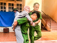 [Ảnh] Nữ Công an Thủ đô vui tươi, tình nguyện phục vụ nhân dân trong Chủ Nhật