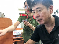 [Ảnh] Nữ Công an Thủ đô vui tươi, tình nguyện phục vụ nhân dân trong Chủ Nhật