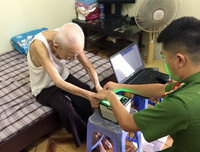 [Ảnh] Nữ Công an Thủ đô vui tươi, tình nguyện phục vụ nhân dân trong Chủ Nhật