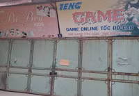 Hà Nội: Cảnh sát khu vực xuyên đêm nhắc nhở hàng quán đóng cửa phòng chống dịch Covid-19