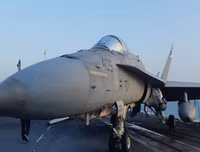 [ẢNH] Sức mạnh kinh hoàng từ dàn tiêm kích trên tàu sân bay USS Carl Vinson có thể vô hiệu hóa ngay một quốc gia