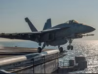 [ẢNH] Sức mạnh kinh hoàng từ dàn tiêm kích trên tàu sân bay USS Carl Vinson có thể vô hiệu hóa ngay một quốc gia