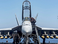 [ẢNH] Sức mạnh kinh hoàng từ dàn tiêm kích trên tàu sân bay USS Carl Vinson có thể vô hiệu hóa ngay một quốc gia