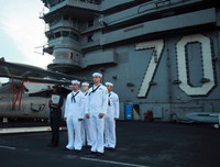 [ẢNH] Sức mạnh kinh hoàng từ dàn tiêm kích trên tàu sân bay USS Carl Vinson có thể vô hiệu hóa ngay một quốc gia