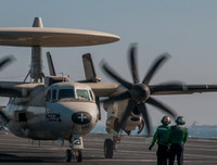 [ẢNH] Sức mạnh kinh hoàng từ dàn tiêm kích trên tàu sân bay USS Carl Vinson có thể vô hiệu hóa ngay một quốc gia