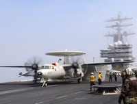 [ẢNH] Sức mạnh kinh hoàng từ dàn tiêm kích trên tàu sân bay USS Carl Vinson có thể vô hiệu hóa ngay một quốc gia