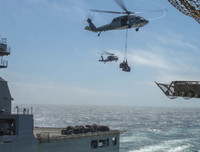 [ẢNH] Sức mạnh kinh hoàng từ dàn tiêm kích trên tàu sân bay USS Carl Vinson có thể vô hiệu hóa ngay một quốc gia