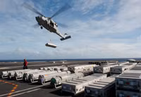 [ẢNH] Sức mạnh kinh hoàng từ dàn tiêm kích trên tàu sân bay USS Carl Vinson có thể vô hiệu hóa ngay một quốc gia