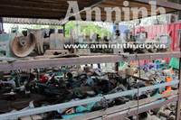 Cận cảnh chợ đồ cũ ở dưới chân cầu Thăng Long