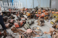 Cận cảnh chợ đồ cũ ở dưới chân cầu Thăng Long