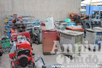 Cận cảnh chợ đồ cũ ở dưới chân cầu Thăng Long