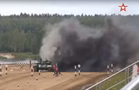 [ẢNH] Liên tiếp gặp sự cố tại giải đấu Tank Biathlon, xe tăng Nga không tốt như quảng cáo?