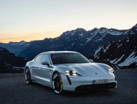 [ẢNH] Porsche Taycan ra mắt: Sedan thể thao chạy điện hàng đầu thế giới