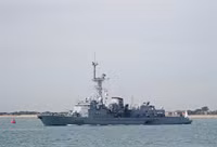 Biển giận giữ, chiến hạm hàng nghìn tấn của Pháp chật vật tìm sự sống