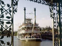 [ẢNH] Ảnh hiếm về lễ khai trương Công viên giải trí Disneyland tại Mỹ năm 1955