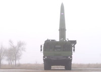 [ẢNH] Cho sát thần Iskander-M thị uy, Nga đang muốn truyền tải điều gì?