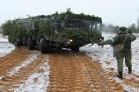 [ẢNH] Cho sát thần Iskander-M thị uy, Nga đang muốn truyền tải điều gì?