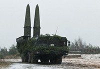 [ẢNH] Cho sát thần Iskander-M thị uy, Nga đang muốn truyền tải điều gì?