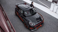 [ẢNH] Xe Mini phiên bản John Cooper Works Knights có gì khiến khách hàng chờ đợi