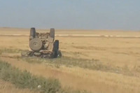 [ẢNH] Xe bọc thép Mỹ lật ngửa sau va chạm với thiết giáp Nga khiến hai binh sĩ thương vong