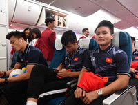 [ẢNH] Toàn cảnh xúc động đón mừng những người hùng của bóng đá Việt Nam