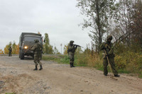 [ẢNH] Đoàn xe tuần tra quân cảnh Nga bị trúng mìn tại Daraa, Syria