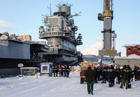 [ẢNH] Tàu sân bay Đô đốc Kuznetsov chuẩn bị 