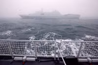 [ẢNH] Tàu độ bộ cỡ lớn Type 071 Trung Quốc hỏng nặng vì va chạm tàu hàng Đài Loan?