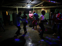 [Ảnh] Cận cảnh cuộc sống bên trong ngôi làng biệt lập và bị lãng quên ở Haiti