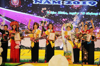 Lò Thị Vui đăng quang Người đẹp Hoa Ban Điện Biên 2019