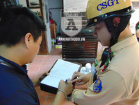 [ẢNH] CSGT Đường sắt tuần tra, tuyên truyền tại 