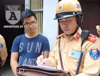 [ẢNH] CSGT Đường sắt tuần tra, tuyên truyền tại 