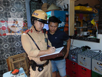 [ẢNH] CSGT Đường sắt tuần tra, tuyên truyền tại 