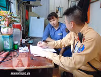 [ẢNH] CSGT Đường sắt tuần tra, tuyên truyền tại 