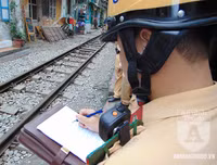 [ẢNH] CSGT Đường sắt tuần tra, tuyên truyền tại 