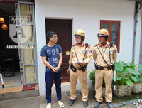 [ẢNH] CSGT Đường sắt tuần tra, tuyên truyền tại 