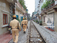 [ẢNH] CSGT Đường sắt tuần tra, tuyên truyền tại 