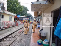 [ẢNH] CSGT Đường sắt tuần tra, tuyên truyền tại 