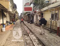 [ẢNH] CSGT Đường sắt tuần tra, tuyên truyền tại 