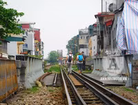 [ẢNH] CSGT Đường sắt tuần tra, tuyên truyền tại 