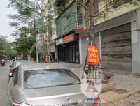 Đỗ ô tô kiểu... hồn nhiên dưới thông báo cấm đỗ, thì sao?...