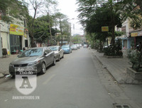 Đỗ ô tô kiểu... hồn nhiên dưới thông báo cấm đỗ, thì sao?...