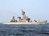 [ẢNH] Chiến hạm Nhật rách vỏ khi va chạm tàu Trung Quốc