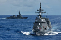 [ẢNH] Chiến hạm Nhật rách vỏ khi va chạm tàu Trung Quốc