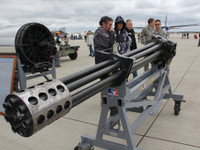 [ẢNH] Mỹ tự tay chặt đứt 