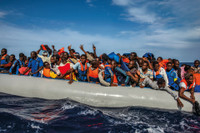 [ẢNH] Xúc động những hình ảnh về giá trị con người trong chiến tranh