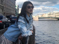 [ẢNH] Á hậu Thái Lan tử nạn trong vụ máy bay chở Chủ tịch Leicester rơi