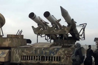 [ẢNH] Tiêm kích Israel hủy diệt mô hình bơm hơi thay vì vũ khí thật của Syria?