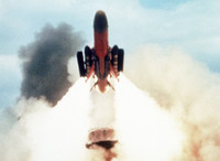 [ẢNH] Sát thủ diệt hạm uy lực nhất Venezuela rực lửa trên biển thị uy